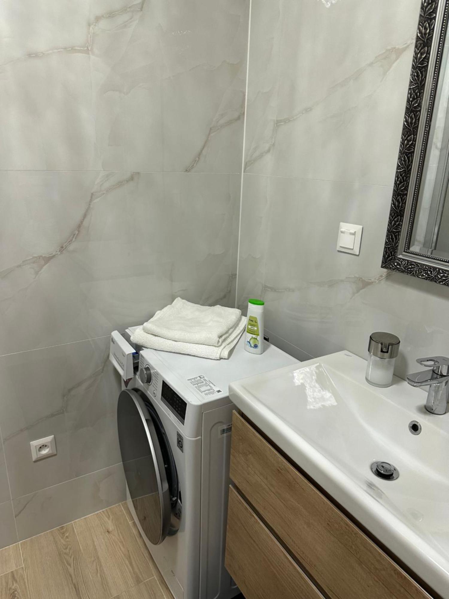 Majestic Old Town Apartments Bratislava Ngoại thất bức ảnh