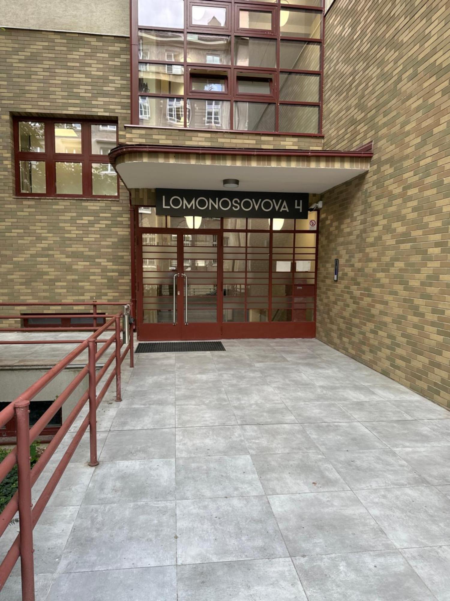 Majestic Old Town Apartments Bratislava Ngoại thất bức ảnh