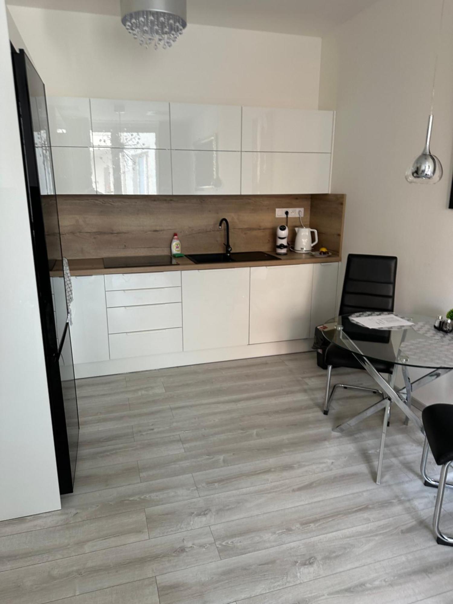 Majestic Old Town Apartments Bratislava Ngoại thất bức ảnh